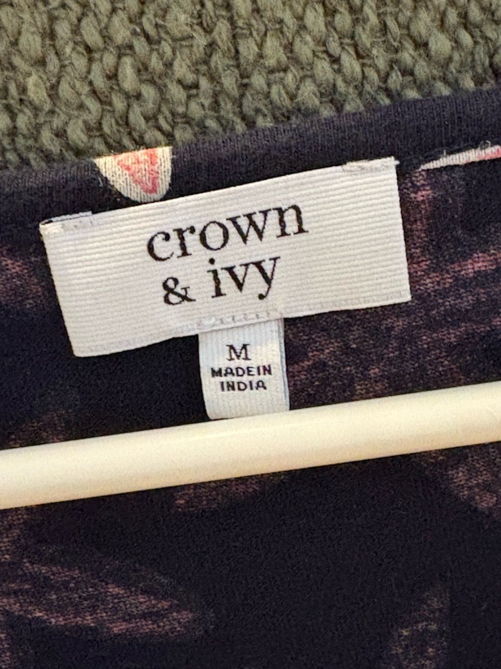 Crown & Ivy lace cut out starfish top - Picture 7 of 11